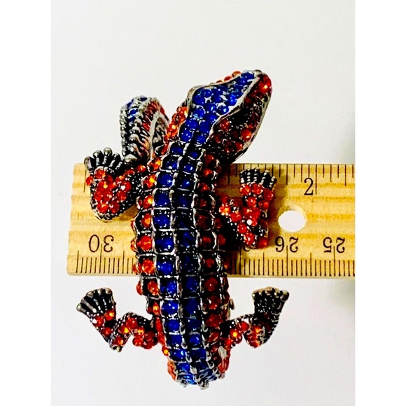 Rhinestone Crocodile Hinged Bangle Bracelet - Picture 3 of 12